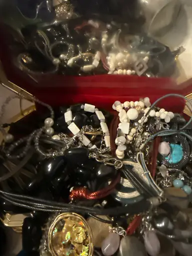 Low Starts! Saturday Morning Jewelry Hang Out! 🥰