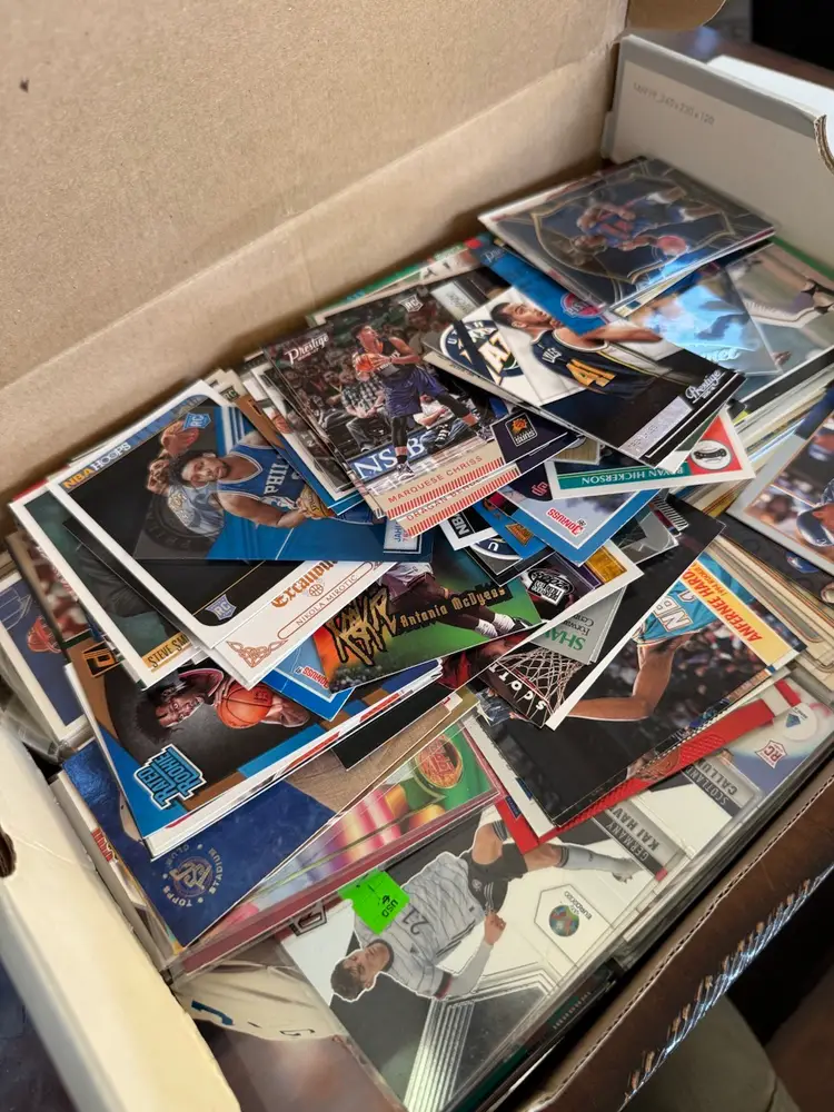 $2 AUCTIONS! BINS POSTED! 3+ CARD LOTS! 