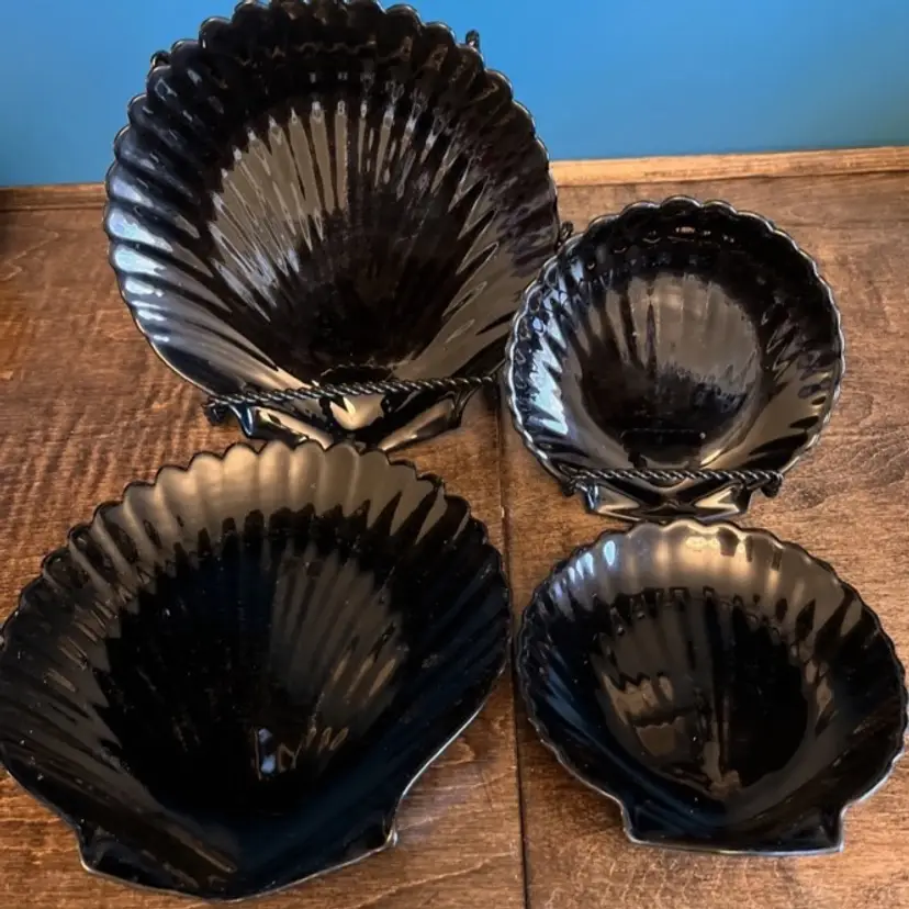 Set of 4 VTG Arcoroc Coquillage Black Tempered Glass 2- Salad ~ 2- B & Butter