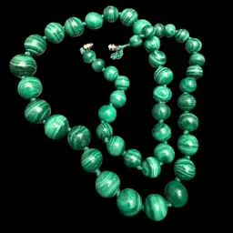 Vintage malachite beaded necklace with graduated round beads