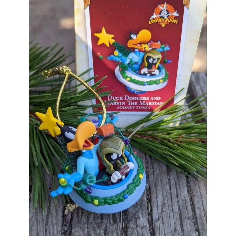 Collectible Hallmark 2005 Duck Dodgers And Marvin The Martian Holiday Ornament