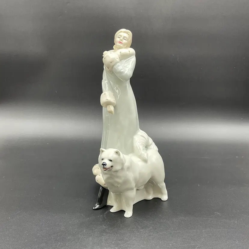 Royal Daulton Reflections HN3052 A Winters Walk Woman Dog Large Winter Figurine