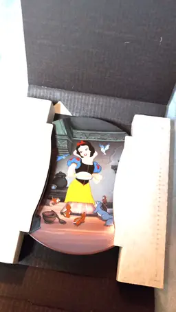 VTG Disney plate Snow white A Special treat Edwin M Knowles In Box USA Vintage