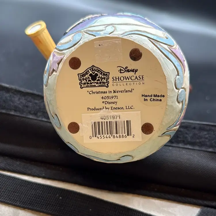 Jim Shore Disney “Christmas In Neverland” Captain Hook Snowman Figure