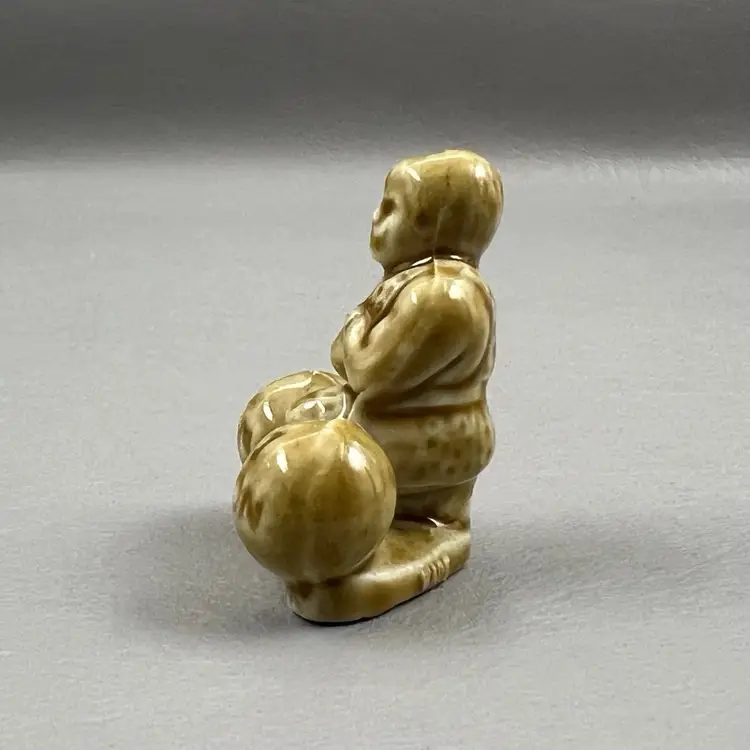 Wade Whimsy Weightlifter Strongman Figurine Red Rose Tea England