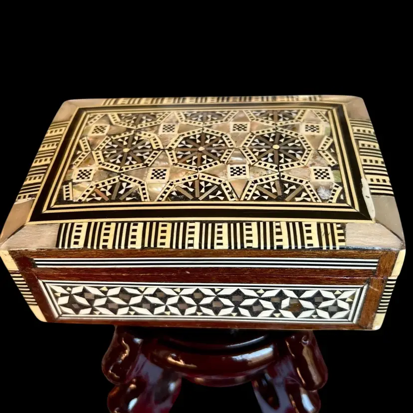 Vintage Mosaic Wood jewelry Box W/ Mother of Pearl Inlay Velvet 4 3/4” HINGED