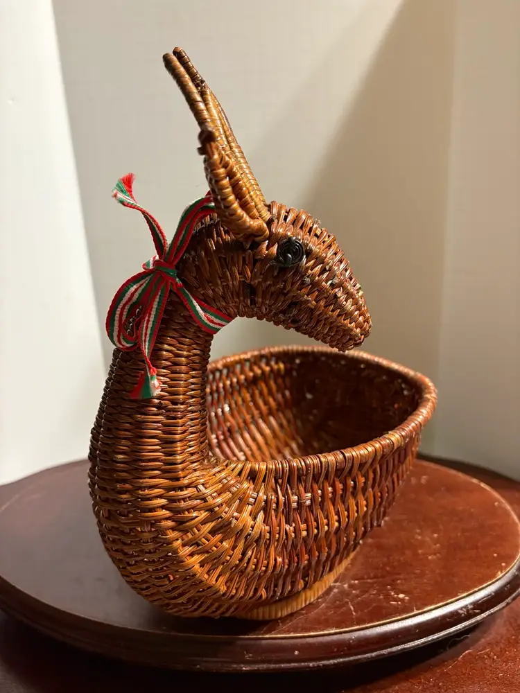 NOS Avon Wicker Reindeer Basket