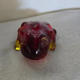 Vintage Amberina Art Glass Frog Paperweight Figurine