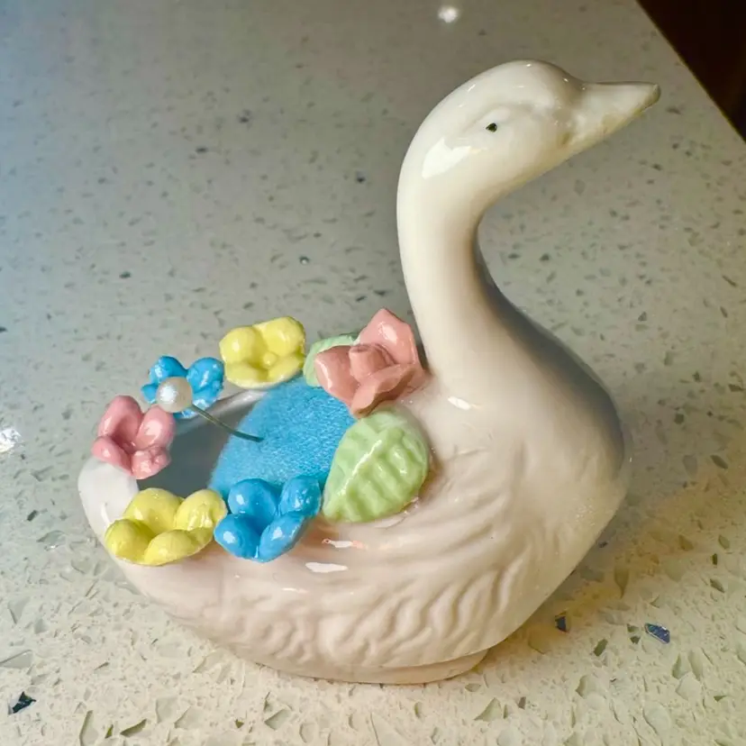Vintage 3” porcelain swan figurine pin cushion