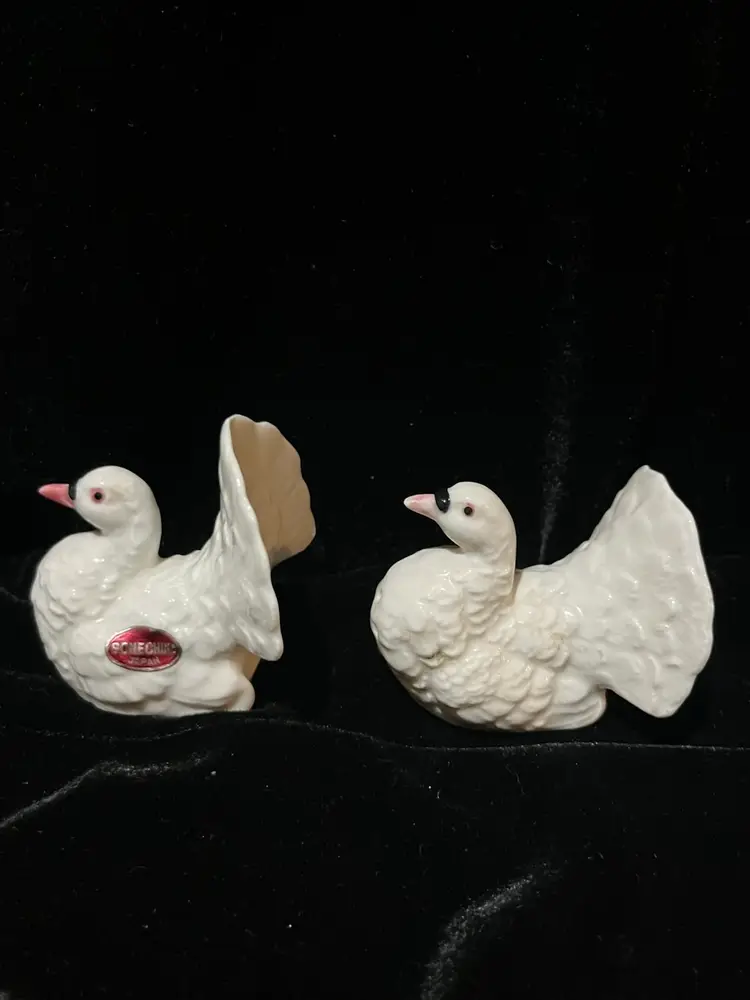 #3403 - Vintage Bone China Turkey Salt And Pepper shakers Made In Japan—read Condition Issues