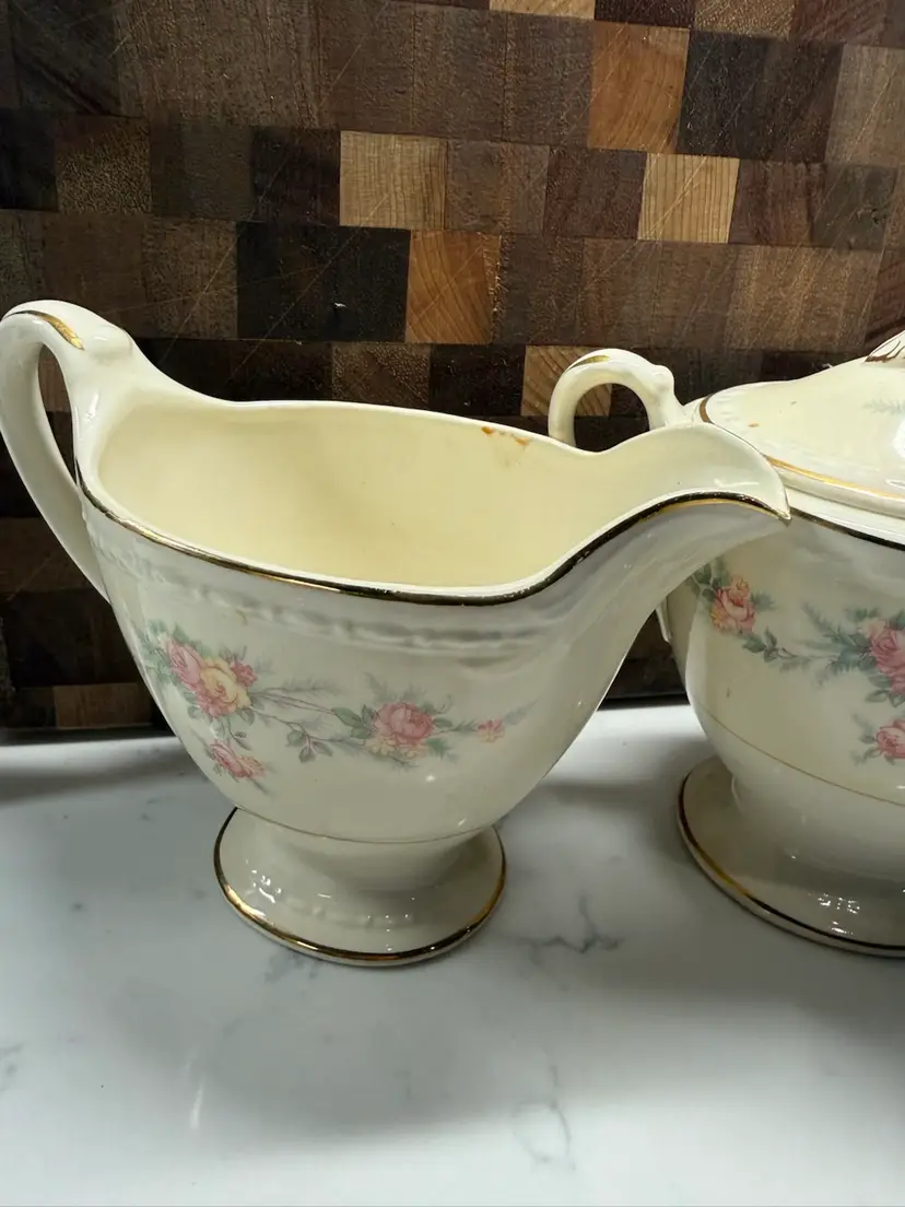 Homer Laughlin Eggshell Georgian Countess Sugar Bowl and Creamer Set