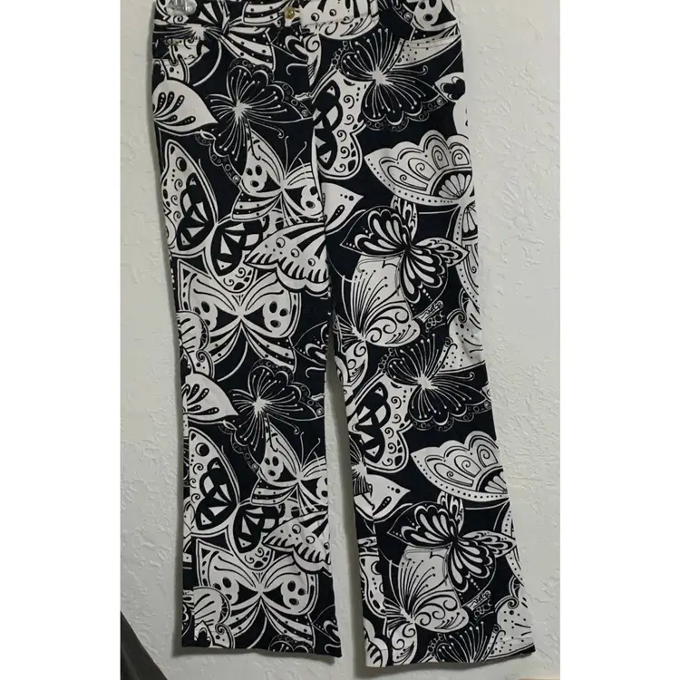 St. John Sport Marie gray butterfly Pants 10 Capri crop