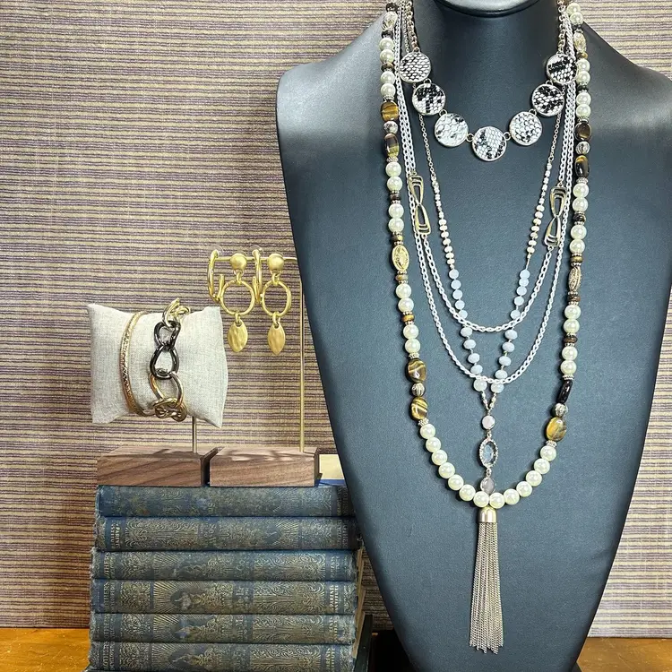 Coordinated Jewelry Set