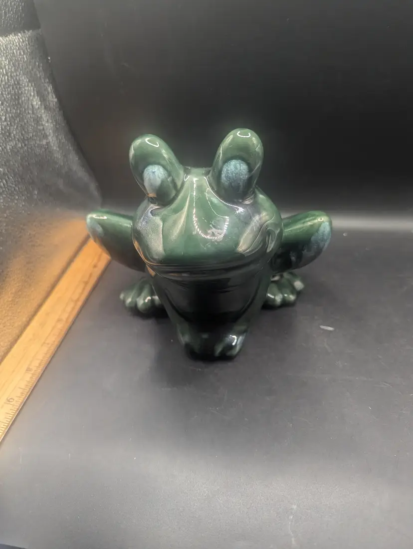 Vintage Frog Planter HULL Pottery Green Drip Large Ceramic Big Eye F70 USA
