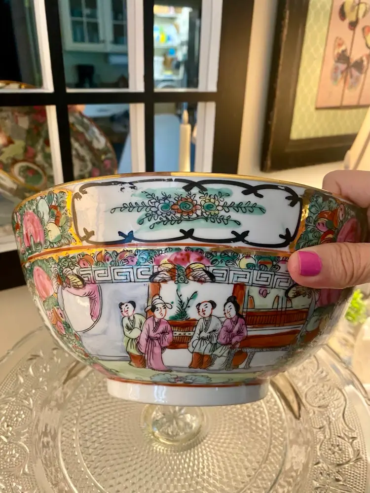 801. Antique Rose Medallion Chinese Export Porcelain Hand Painted Large Bowl