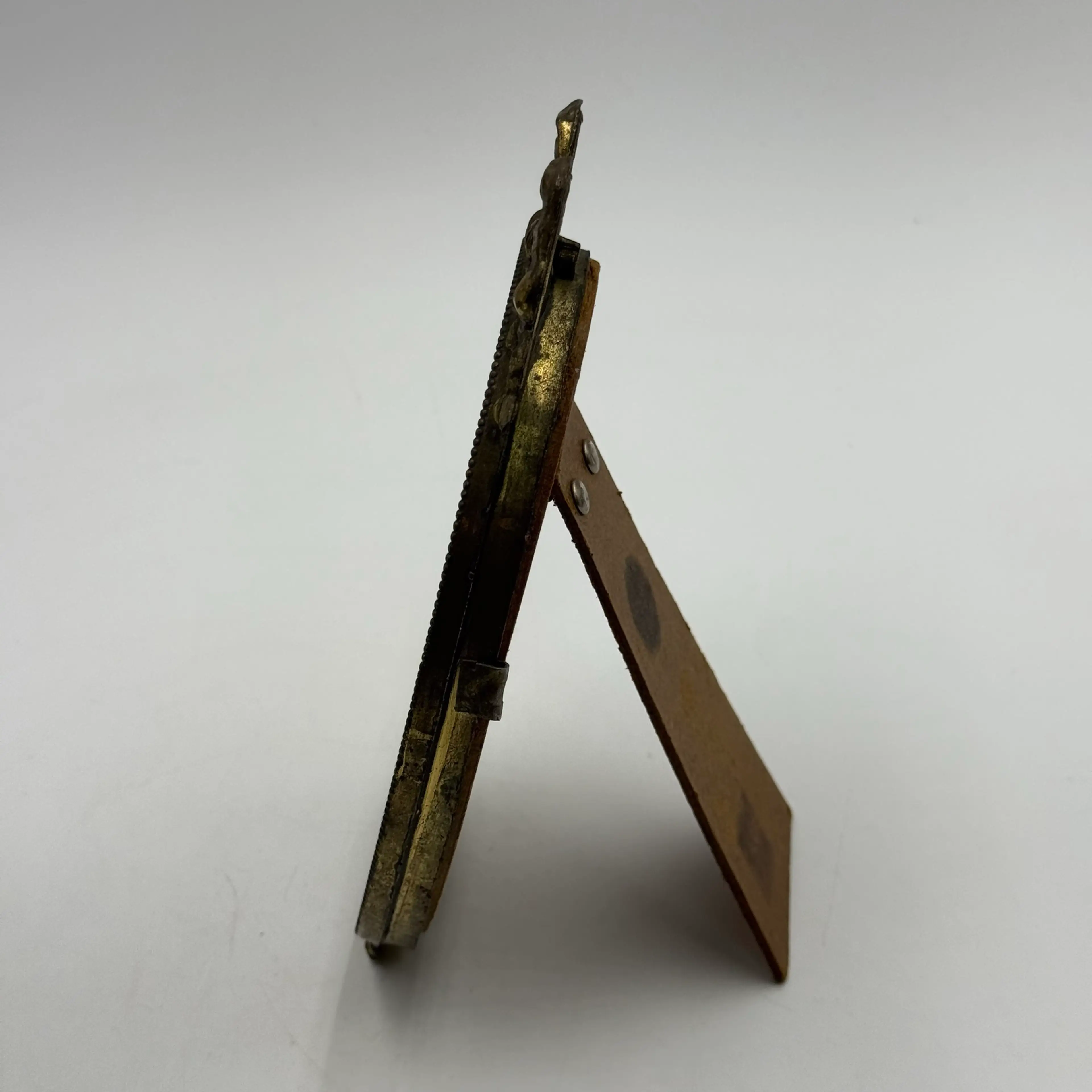 Image 4 of 16