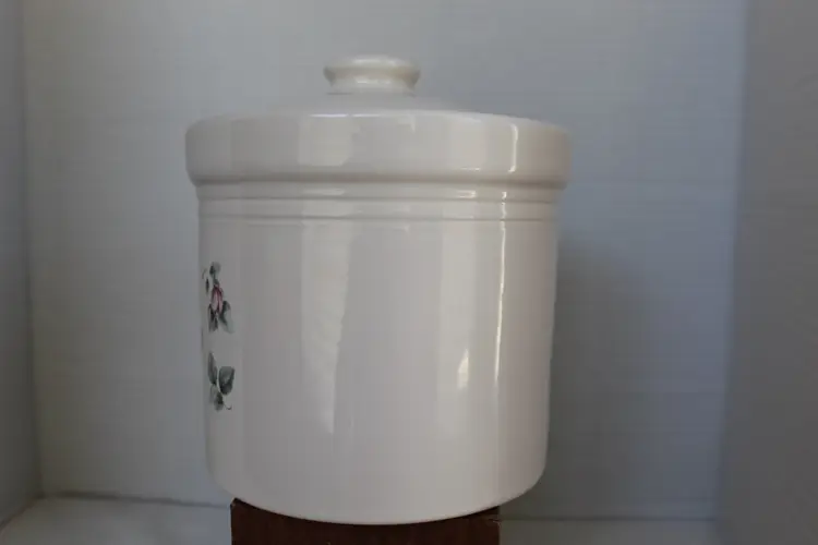 PFALTZGRAFF TEA ROSE “TREATS” CANISTER