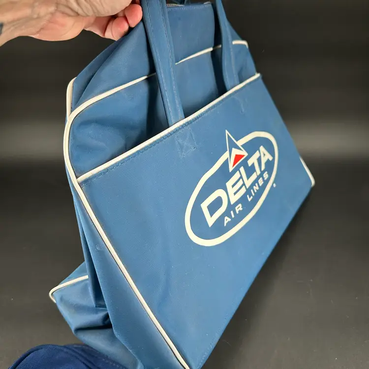 Vintage Lot Of 5 Delta Airlines Bags