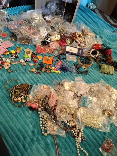$2, $3 & $5 Jewelry Starts!!