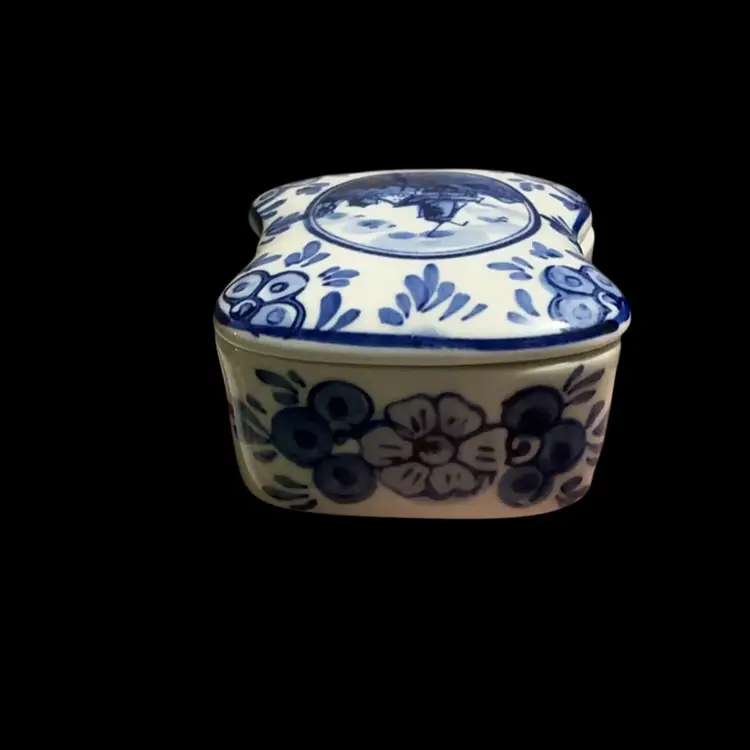 Vintage Small Porcelain Delfware Trinket Box. Dutch Inspired, Hand Painted Delf Blue “windmill & Landscape Scene Motif Design. Signed Hand Painted Delf TS Blues # 552