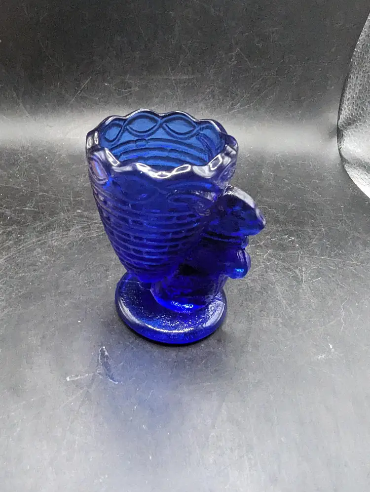 Vintage Fenton Cobalt Blue Glass Bunny Rabbit w/ basket Egg Cup Holder Toothpick Easter