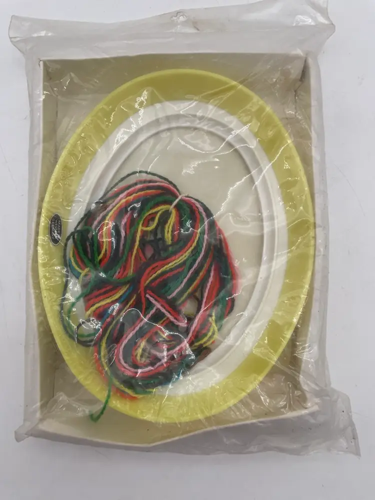 Vintage Hummel Vogart Crafts Crewel Stitchers Kit “Little Sweethearts” Butterfly #2563