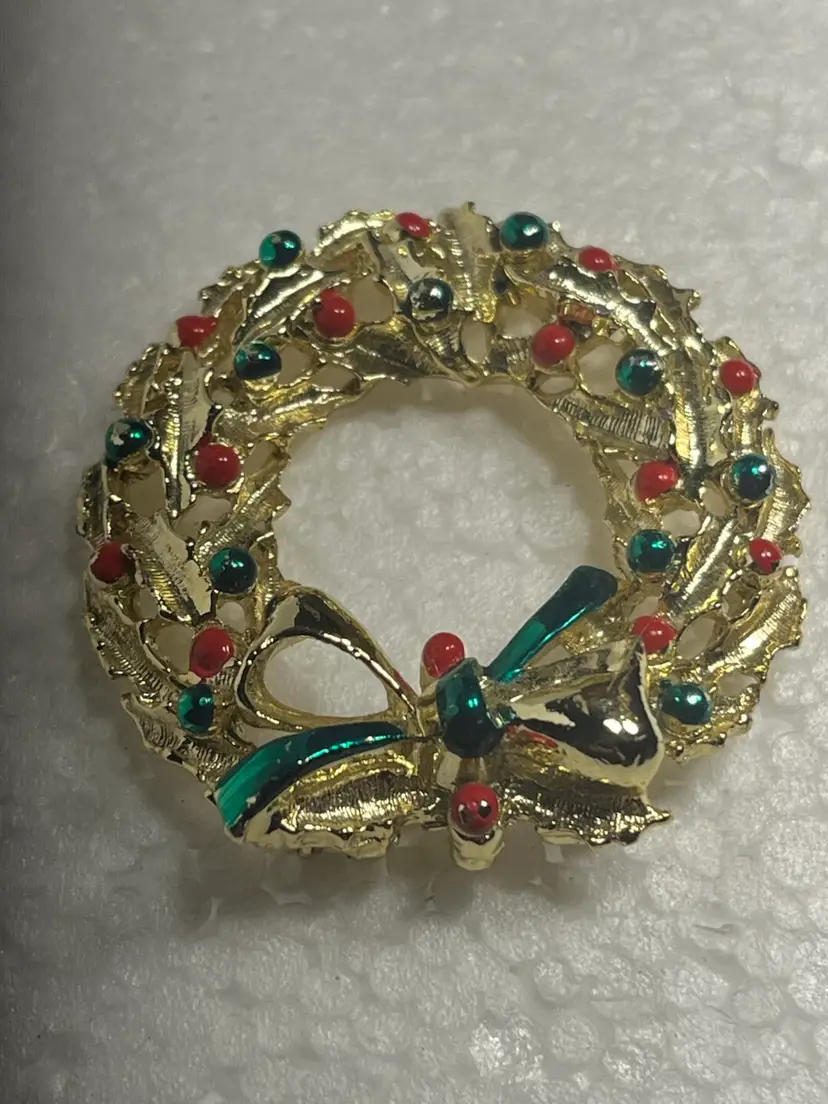 Wreath Brooch