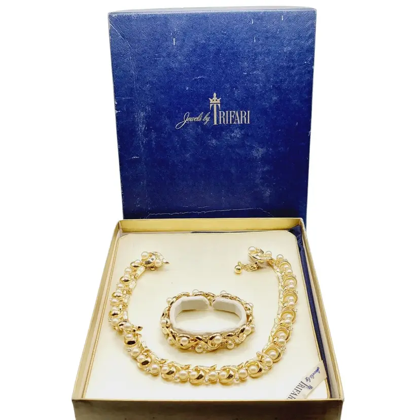 Vintage CROWN TRIFARI Faux Pearl Rhinestone Gold Toned Necklace Bracelet Earring Set