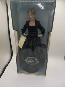 Franklin Mint Princess Diana Porcelain Portrait Doll Scottish Tartan MIB 17”