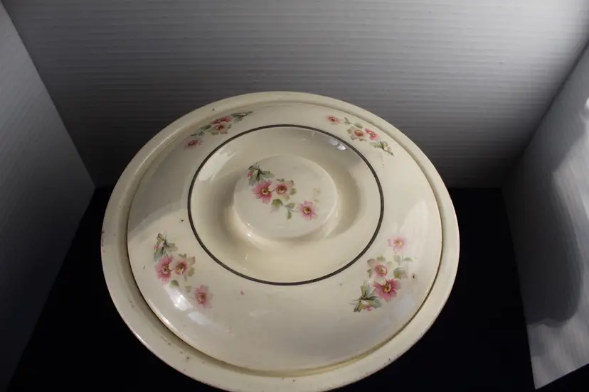 Vintage Kitchen Kraft Oven Serve Round Bowl with Lid - JJ-59 - Moss rose Pattern