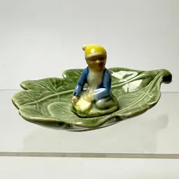 Vintage Shamrock Pottery Gnome Trinket Ring Pin Dish Made in Ireland