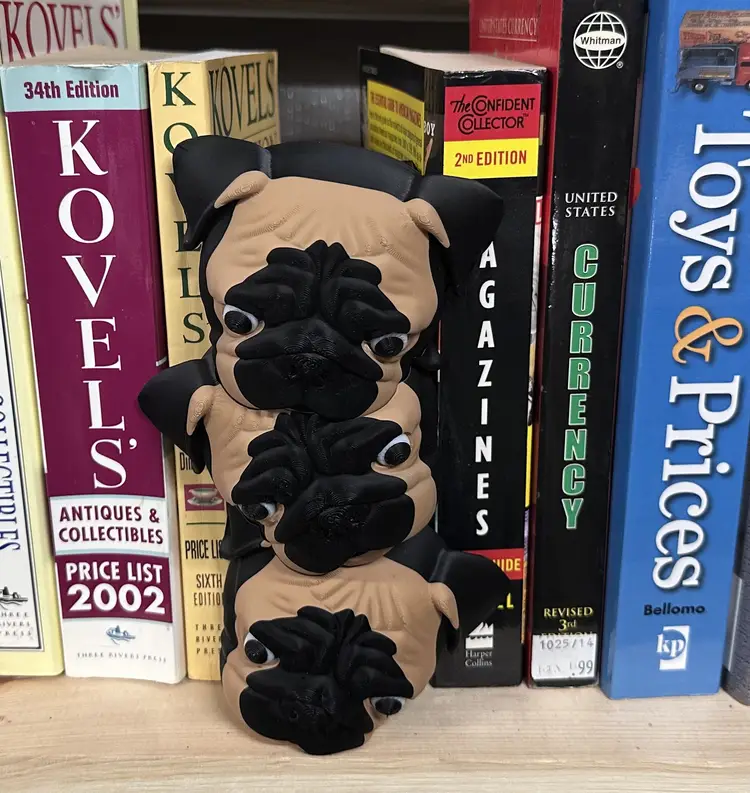 3 Pug Book Nook | Cute Pug Stack Bookshelf Decor | 3D Printed Bookend Insert | Pug Lover Gift | Reading Nook Shelf Decor