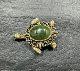 Turtle Stick Pin ~Broach Vintage Gold-Tone Green Stone