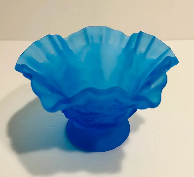 Vintage Westmoreland Blue Mist Satin Pedestal Ruffled Edge Candy Dish Bowl 