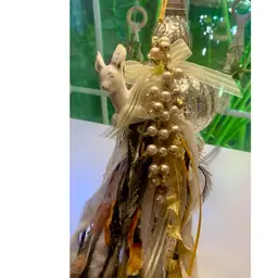 Vintage Elegant Sitting Deer Salt Shaker Tassel Adorned With Vintage Faux Pearls