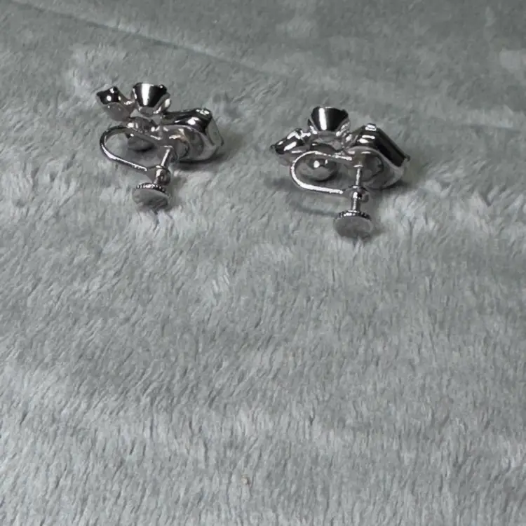 #10- Vintage Clear Crystal Rhinestone Screw Back Earrings