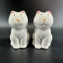 Cozy Cats Salt Pepper Shakers White Vintage 1989 Made in Brazil