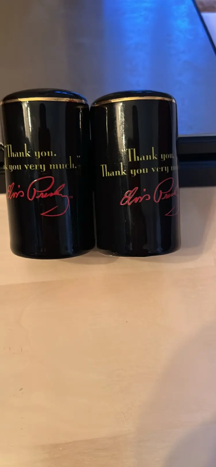 Vintage Elvis Presley Welcome To Graceland Souvenir Salt & Pepper Shakers