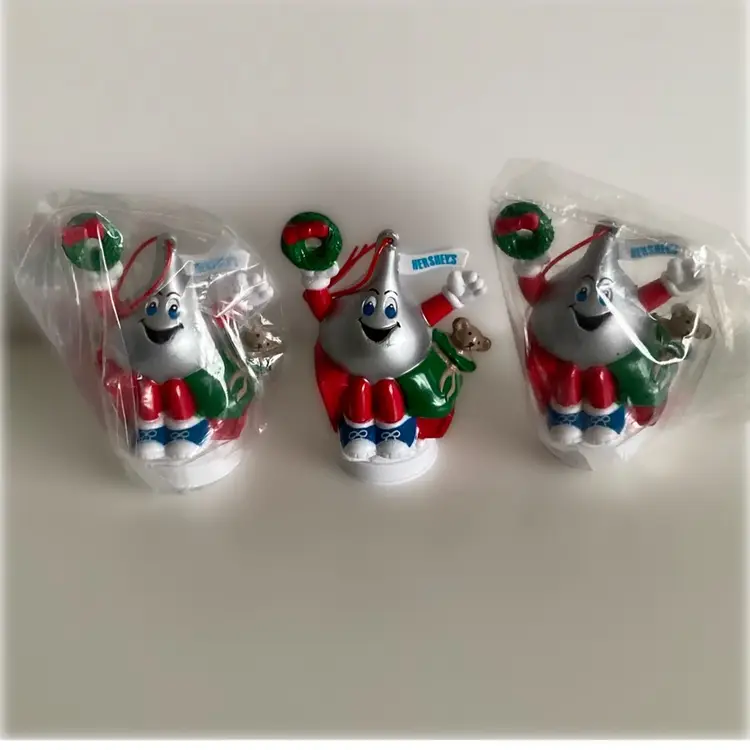 Set Of 3 NOS 1996 Hershey Kiss Delivery Gifts In Sleigh Christmas Ornament