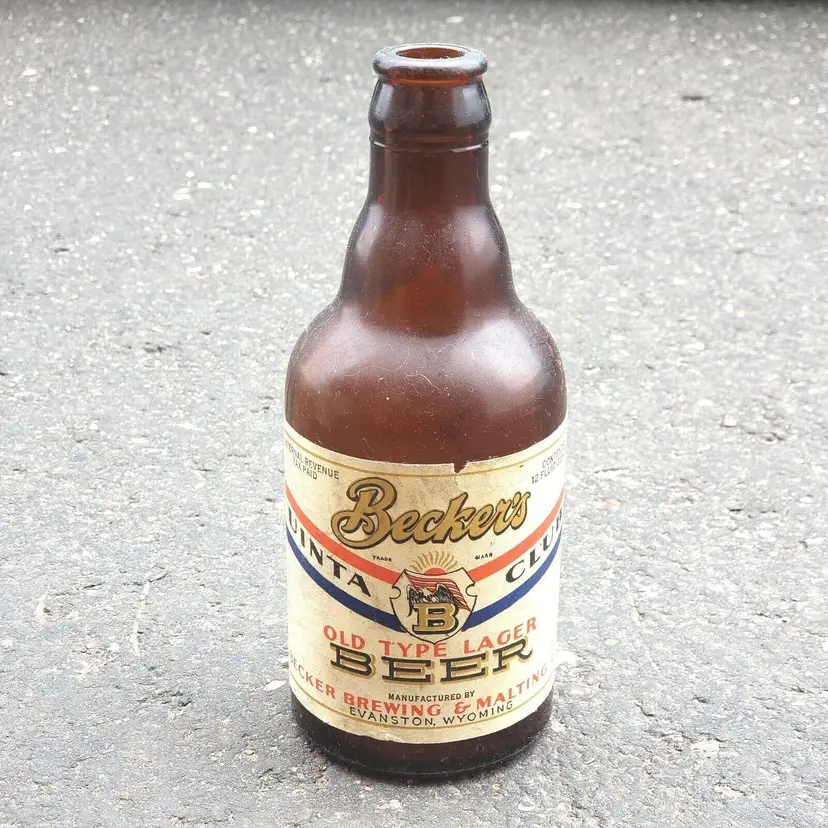BECKER'S UINTA CLUB BEER Empty Bottle 12 OZ Amber Vintage Evanston WY dirty with condition issues