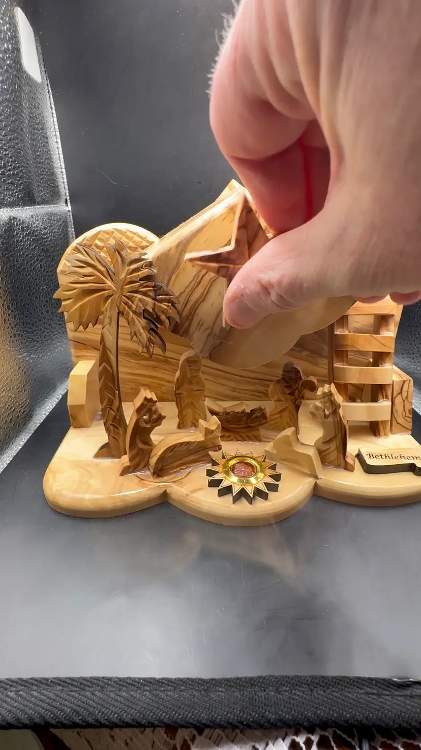 EUC Bethlehem Holy Land Olive Wood Musical Nativity Scene Christmas