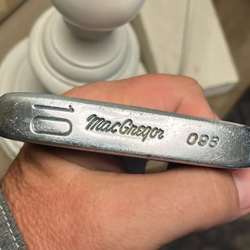 #02 Vintage Macgregor 10 098 33” Putter