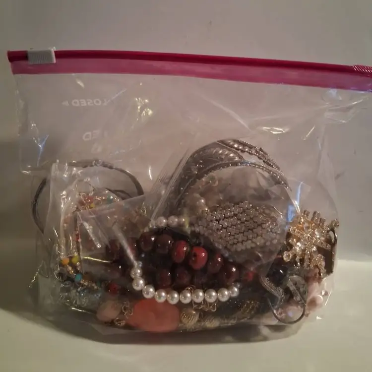 1 Lb. Jewelry Grab Bag 8