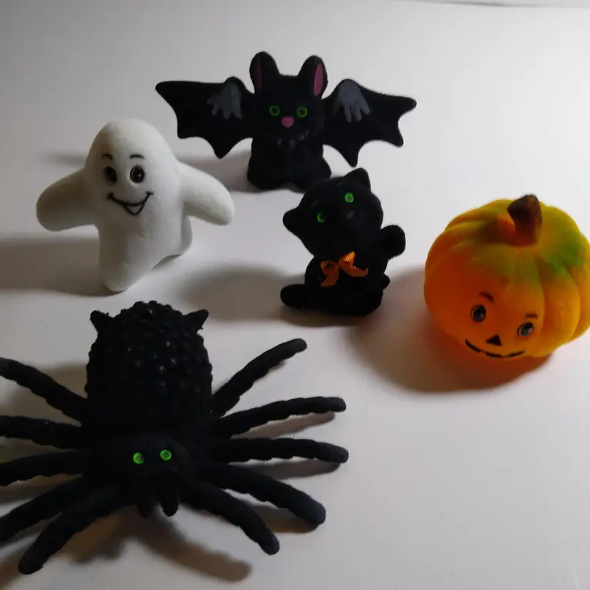 Lot of 5 Halloween Vintage Toys Black Cat Ghost Spider Bat JOL Hong Kong 1960s