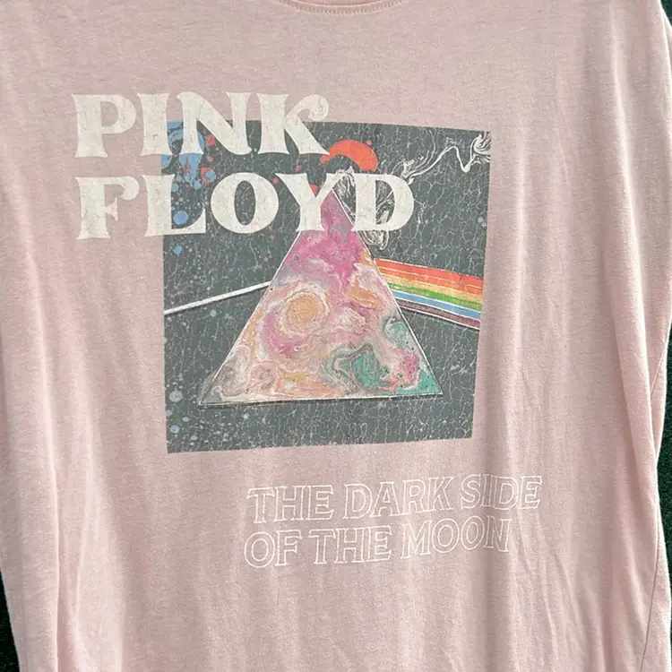 Pink Floyd Pink  Fashion Tee. Size Extra Large 14/16 The Dark Side Of The Moon.