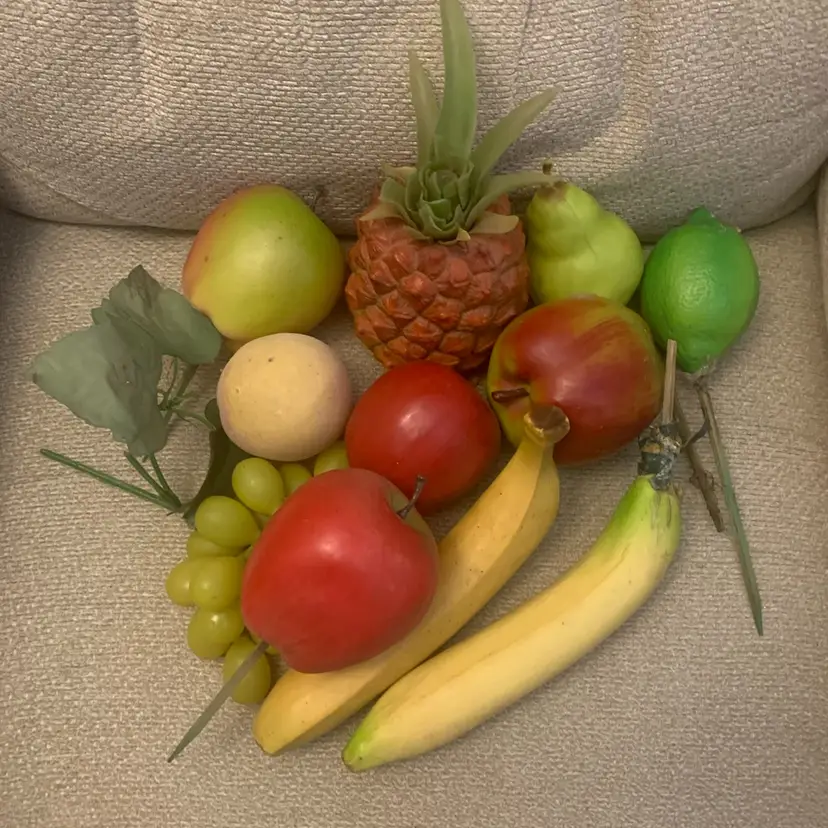 11 Pieces Of Vintage Plastic Fruit