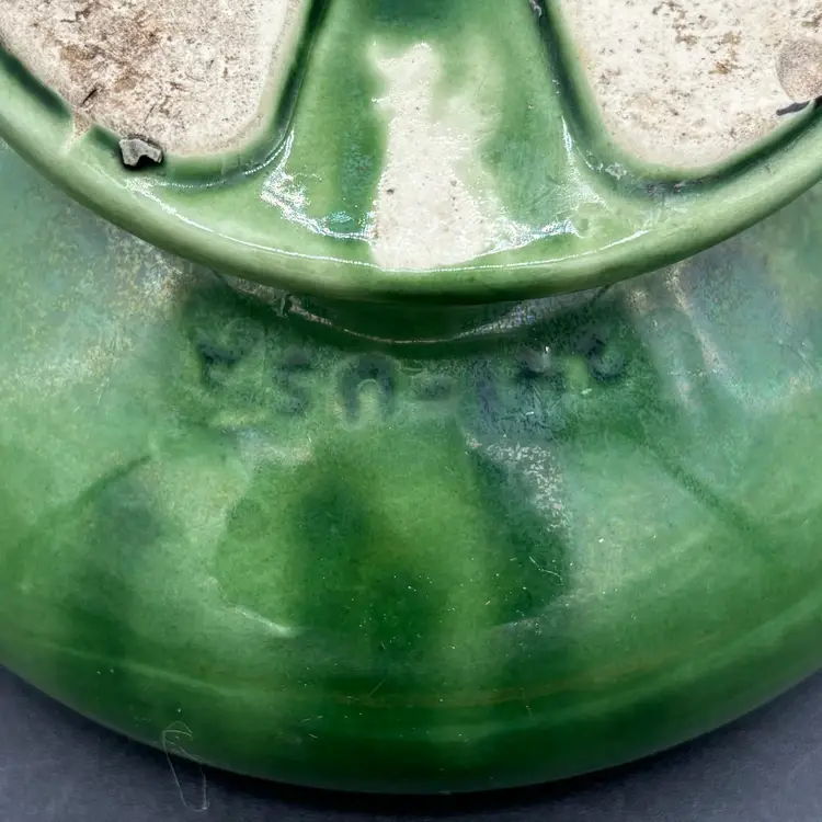 Vintage planter - USA round shallow green