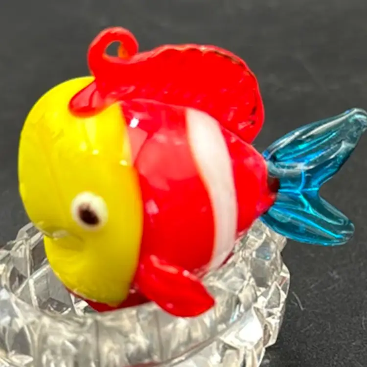 #01 Art Glass, Tropical Fish With A Smile
