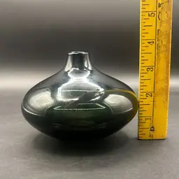 Smokey Emerald Green Art Glass Squat Bulb Vase 4”H 4.5”W Unsigned