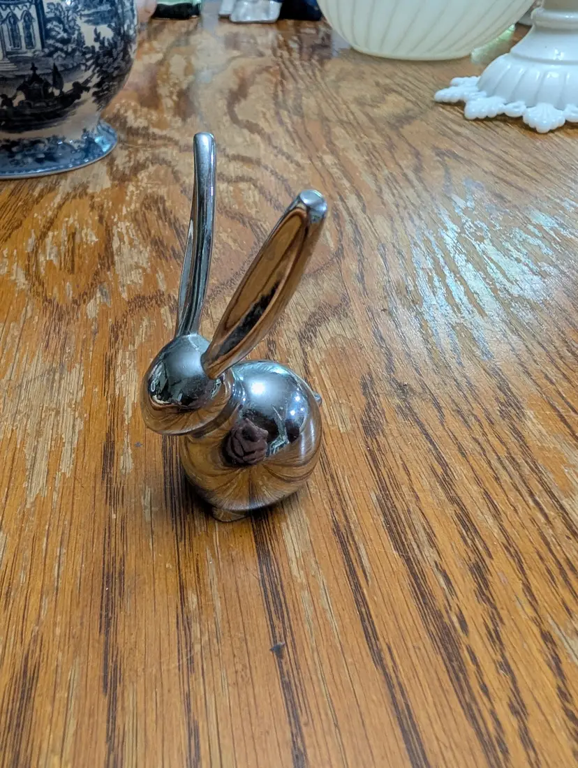 Chrome Bunny Ring Holder